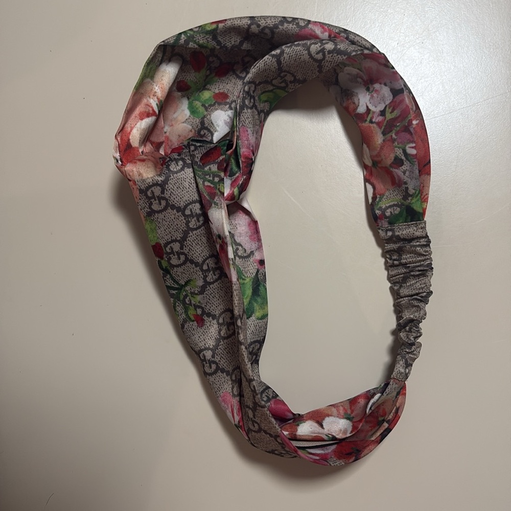 Gucci Gray and Pink Floral Headband - Picture 4 of 4